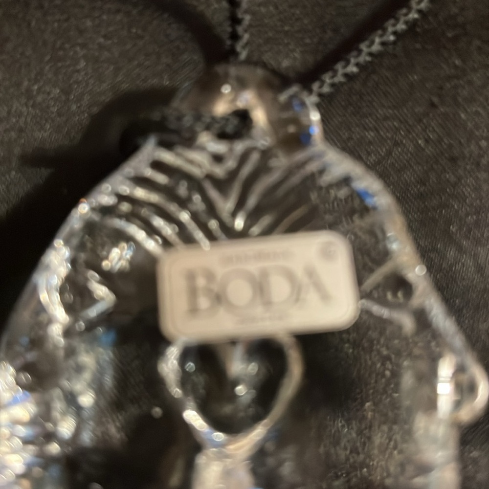Rare find Boda made in Sweden large glass necklace intertwining heads - Picture 3 of 3